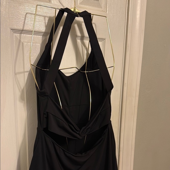 Athletic Black Halter Jumpsuit - Picture 5 of 7